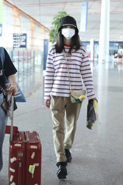 Chinese Singer Zhang Bichen Diamond Zhang Arrives Beijing Capital International — Stock Photo, Image