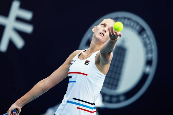 Τσέχα Επαγγελματίας Τενίστρια Karolina Pliskova Παίζει Την Αυστραλή Επαγγελματία Τενίστρια — Φωτογραφία Αρχείου