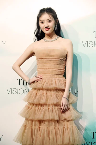 Chinese Actress Jing Tian Wears Nude Color Dress Attending Tiffany — Stock Photo, Image