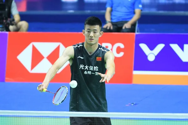 Čínský Profesionální Badminton Hráč Chen Long Soutěží Proti Malajsijské Profesionální — Stock fotografie