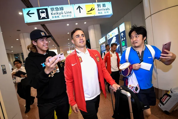Fabio Cannavaro Pelatih Dari Guangzhou Evergrande Taobao Tengah Dikelilingi Oleh — Stok Foto