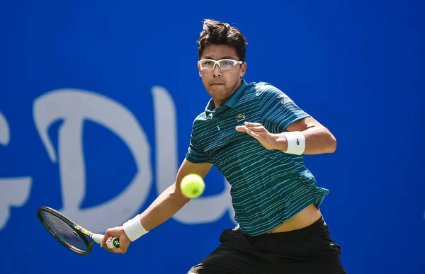 Chung Hyeon Coreia Sul Recebe Bola Jogo Contra João Sousa — Fotografia de Stock