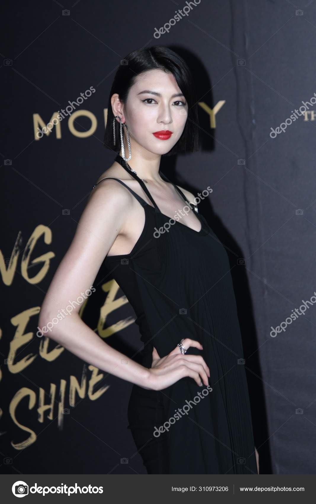 Японская Модель Актриса Аяка Миёси Гала Концерте Belle.