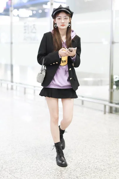 Chinese Actress Lulu Shows Shanghai Hongqiao Airport Shanghai China September — Stock Photo, Image