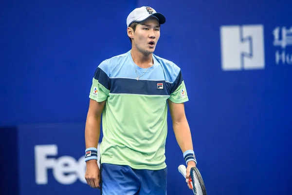 Jihokorejský Profesionální Tenista Kwon Soon Woo Utká Francouzským Profesionálním Tenistou — Stock fotografie