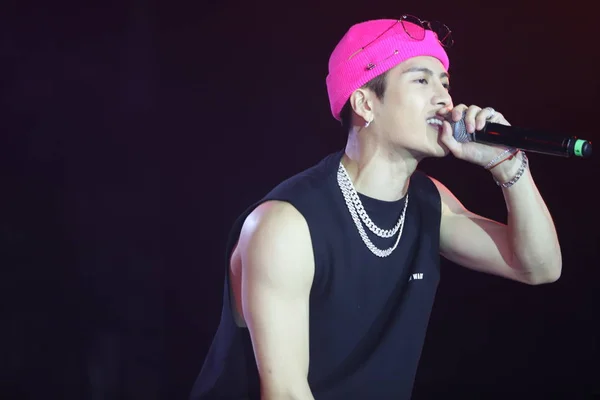Hong Kong Rapper Sänger Und Tänzer Jackson Wang Singt Und — Stockfoto