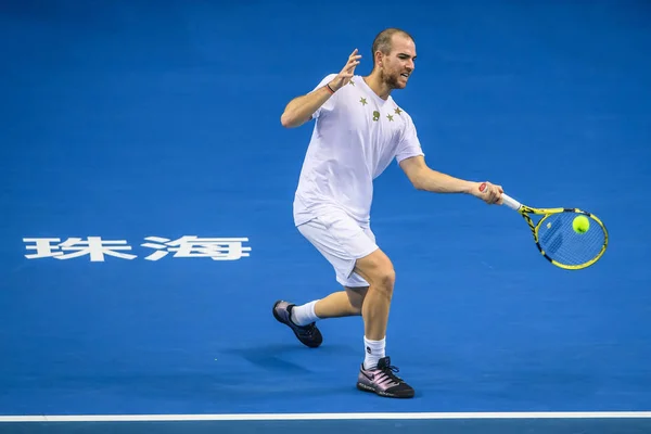 Adrian Mannarino Franciaország Kapja Labdát Albert Ramos Vinolas Ellen Spanyolországból — Stock Fotó