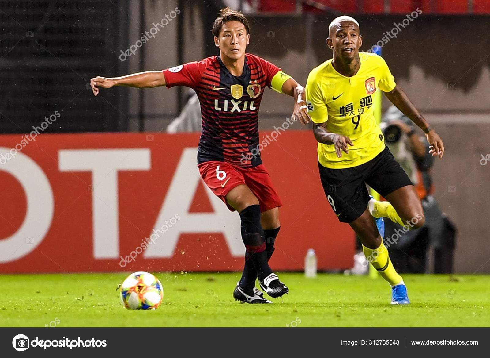 Japanese Football Player Ryota Nagaki Kashima Antlers Left Keeps Ball