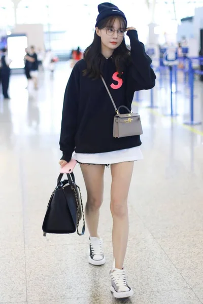 China Chinese Celebrity Airport Snapshot — Stockfoto