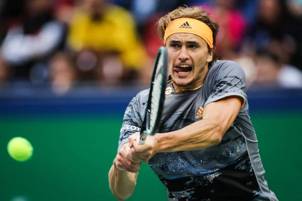 Tysk Professionell Tennisspelare Alexander Zverev Tävlar Mot Fransk Professionell Tennisspelare — Stockfoto