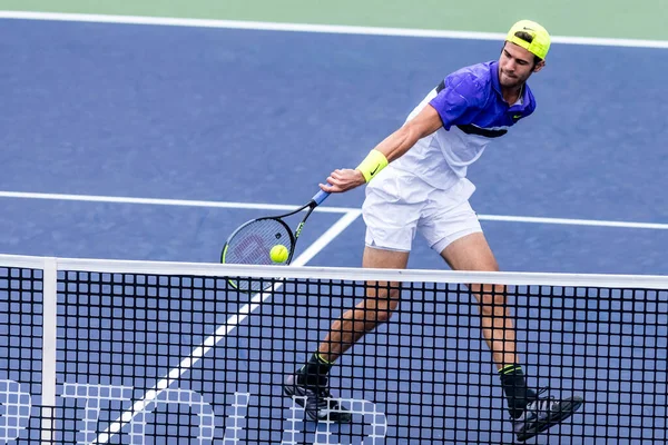 Tenista Profissional Russa Karen Khachanov Compete Contra Tenista Profissional Americana — Fotografia de Stock