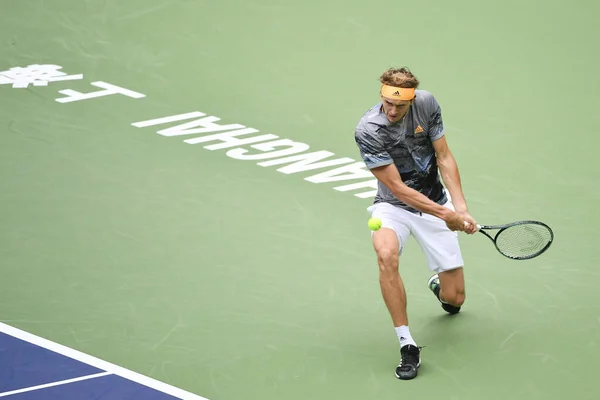 Tenista Profissional Alemão Alexander Zverev Compete Contra Tenista Profissional Francês — Fotografia de Stock