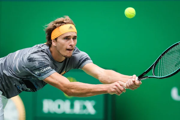 Tysk Professionell Tennisspelare Alexander Zverev Tävlar Mot Fransk Professionell Tennisspelare — Stockfoto