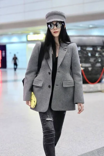 CHINE FAN BINGBING FASHION OUTFIT AÉROPORT DE BEIJING — Photo