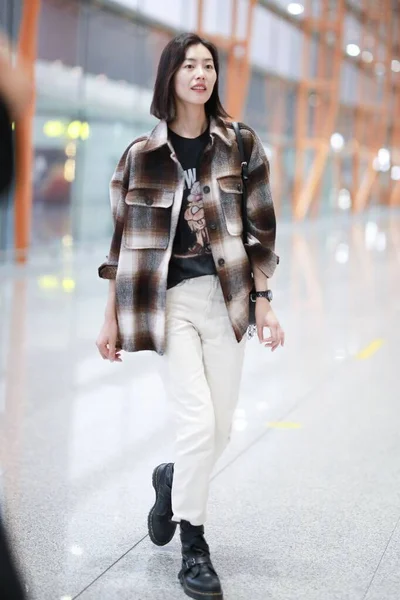 Kinesiska Liu Wen Beijing Airport Fashion — Stockfoto