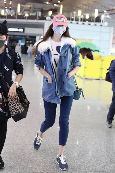 Κίνα Lin Zhiling Fashion Outfit Πεκίνο Αεροδρόμιο — Φωτογραφία Αρχείου