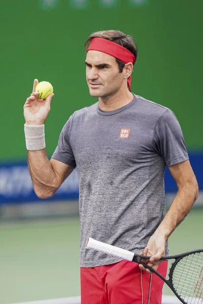 Schweiziska Professionell Tennisspelare Roger Federer Tränar För Sin Tredje Omgång — Stockfoto