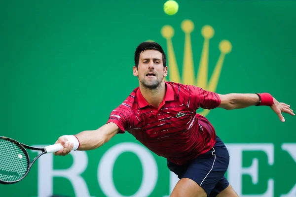 Servische Professionele Tennisspeler Novak Djokovic Neemt Het Tegen Amerikaanse Professionele — Stockfoto