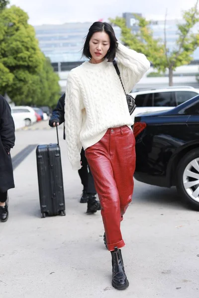 China Liu Wen Fashion Outfit Beijing Airport — Stockfoto