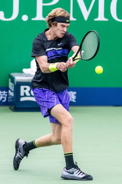 ロシアのプロテニス選手Andrey Rublevは 2019年10月9日 上海で開催されるロレックス上海マスターズ第2戦において オーストラリアのプロテニス選手John Millmanと対戦する — ストック写真