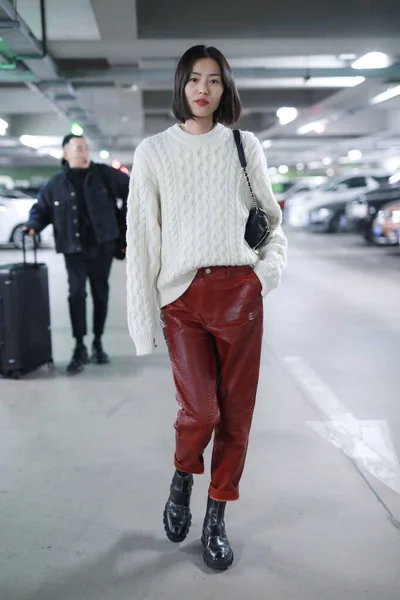 Chiny Liu Wen mody strój Beijing Airport — Zdjęcie stockowe