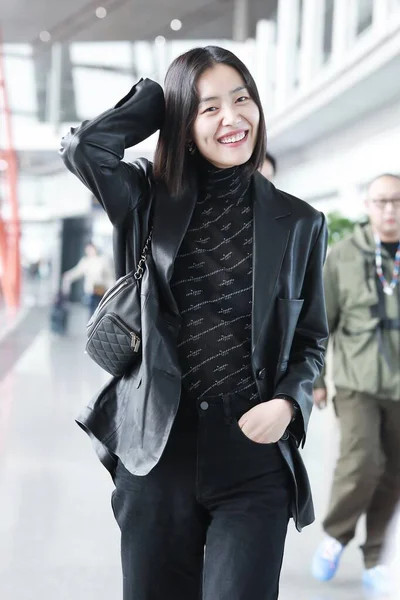 China Liu Wen Shanghai Airport Fashion Outfit — Stockfoto