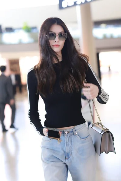 China sui he fashion outfit shanghai flughafen — Stockfoto