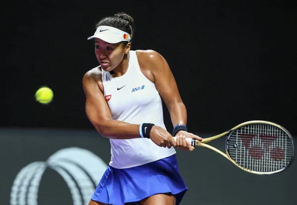 Японская Профессиональная Теннисистка Наоми Осака Выступает Против Чешской Профессиональной Теннисистки — стоковое фото