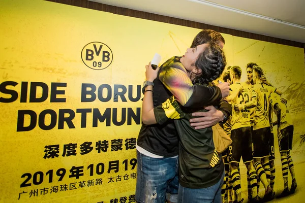 Kínai Dortmund kapus Weidenfeller Interjú — Stock Fotó