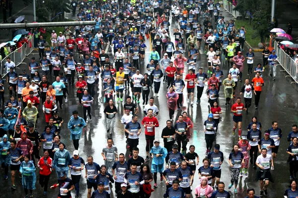 Chiny Chiński Shaanxi Xi 'an Międzynarodowy maraton ulewy Run — Zdjęcie stockowe