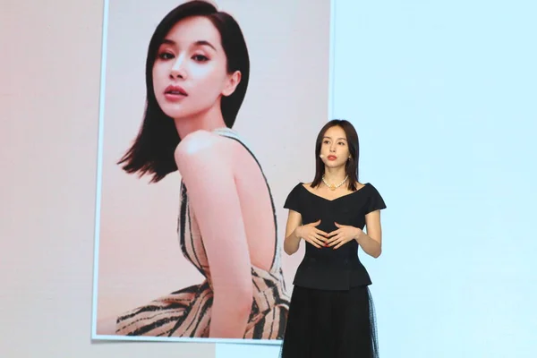 中国の女優王Ziwenは オリビア ワンとしても知られており 6月2020でのフォーラム活動に出席します — ストック写真