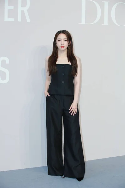 Meng Meiqi Čínské Skupiny Rocket Girls 101 Navštěvuje Christian Dior — Stock fotografie