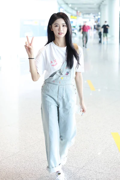 Cântăreața Actrița Malaeziană Joey Chua Ajunge Aeroport Din Beijing Înainte — Fotografie, imagine de stoc