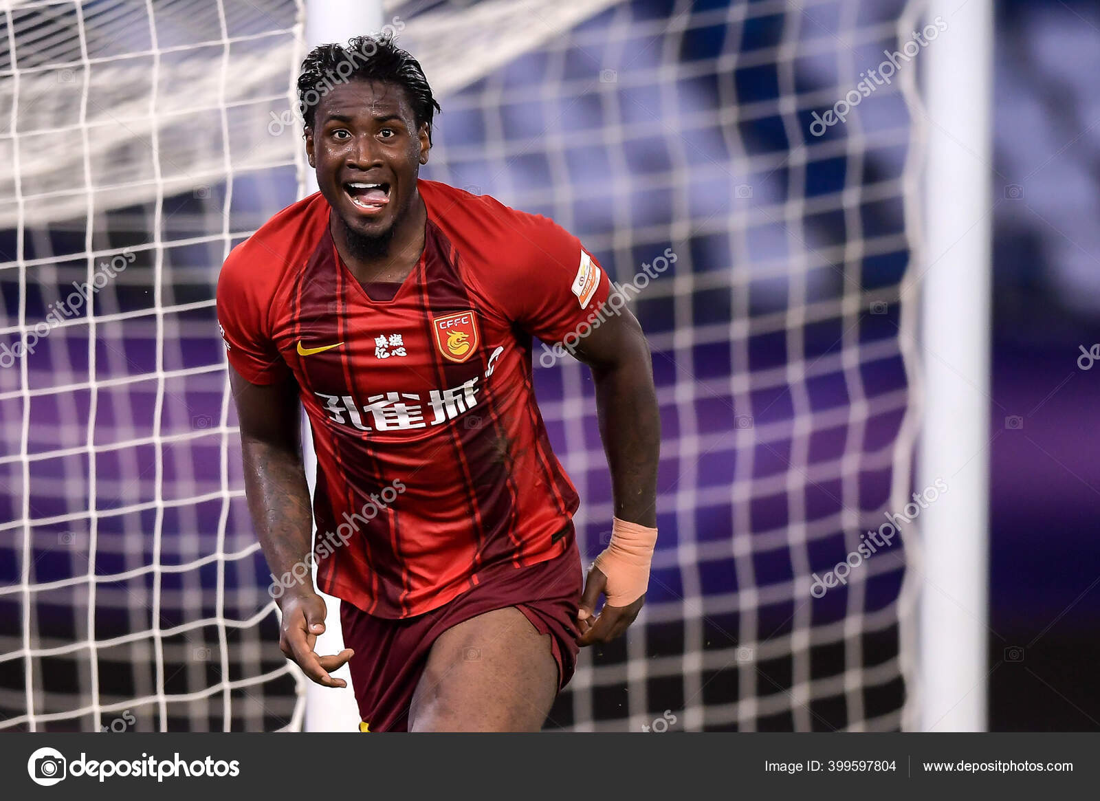 Бразильский Футболист Маркос Винисиус Амарал Алвес Известный.