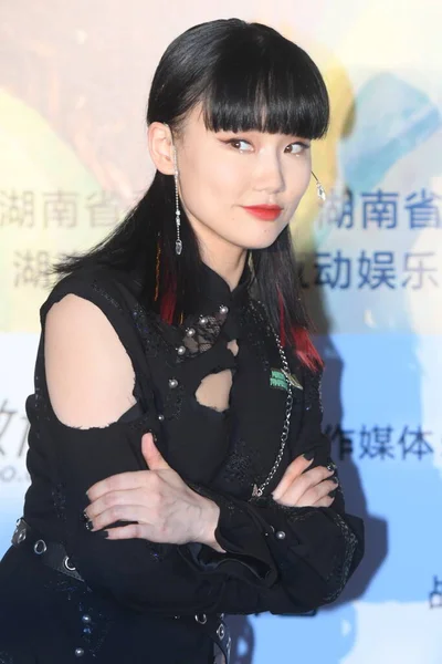 中国女演员 歌手黄伊莎贝尔参加了2020年8月10日在湖南省长沙市举行的Mgtv 永远的青春之夜 — 图库照片