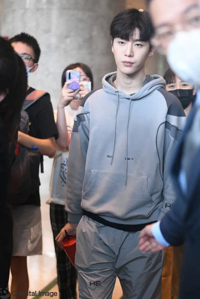 Cantante Rapero Chino Fan Chengcheng Llega Hotel Shanghai China Junio —  Fotos de Stock