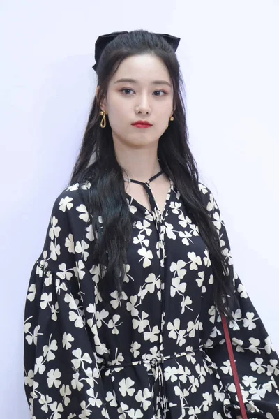 Chinese Zangeres Yiyang Woont Promotiebijeenkomst Loewe Bij Shanghai China Augustus — Stockfoto