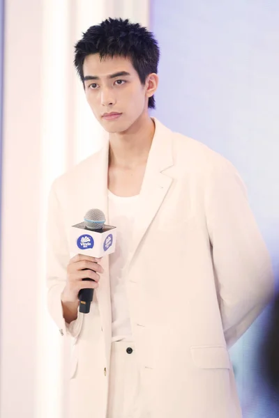 Chinese Actor Model Song Weilong Stands Tissue Paper Brand Vinda — Stock Photo, Image