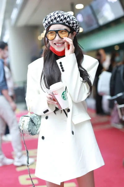 Китайська Співачка Актриса Флора Дай Янні Прибуває Аеропорт Пекіна Перед — стокове фото