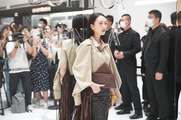 中国の女優トン ヤオは Skp北京 9月2020で高級品とハイファッションブランドBottega Venetaの新しい店のオープン式に出席します — ストック写真