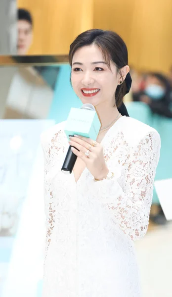 Chinese Actress Singer Wan Qian Shows White Dress Showing Beauty — Stock Photo, Image