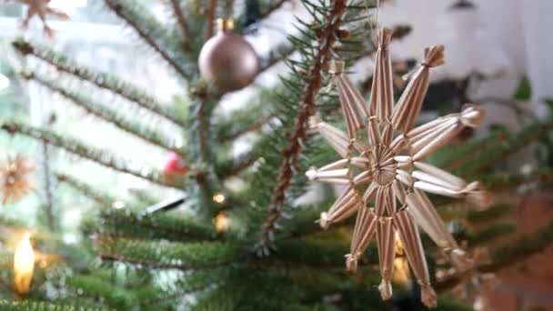 Straw Star Hanging Christmas Tree — Stockvideo
