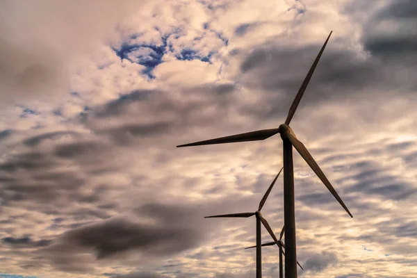 Szene Mit Windenergie Windrädern Mit Dem Hintergrund Des Himmels Bei — Stockfoto