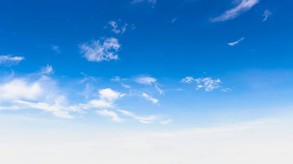 蓝天白云 — 图库照片