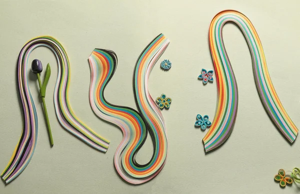 Kolorowe Wielokolorowe Papierowe Specjalne Paski Quillingu Tekturze Dla Hobby Lub — Zdjęcie stockowe