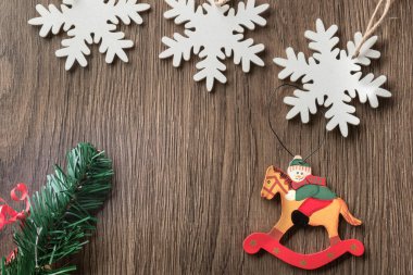 noel kahramanları ve kar taneleri, dekorasyon ile noel hikayesi