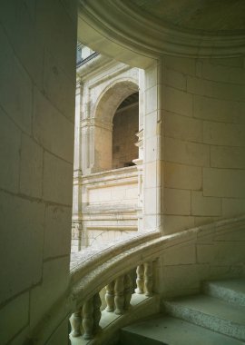 korkuluklar ile antik merdiven, karşı kemer ortaçağ kalemerdivenlerinden görünümü