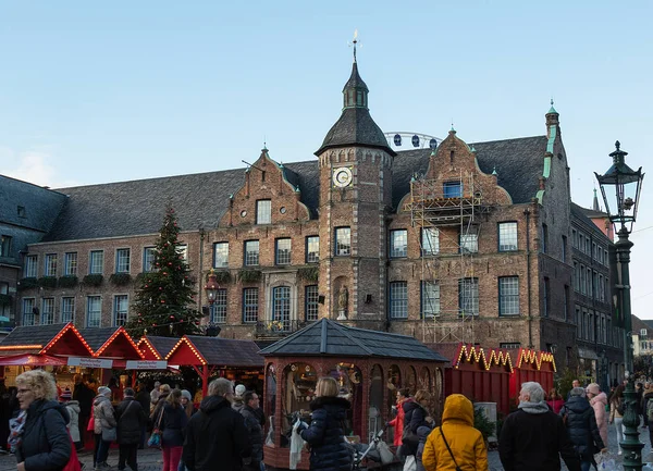 Traditionele Kerstmarkt Het Centrale Plein Bij Het Oude Stadhuis Düsseldorf — Stockfoto