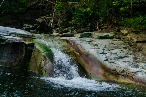 Água Corrente Rio Montanha Rochoso — Fotografia de Stock