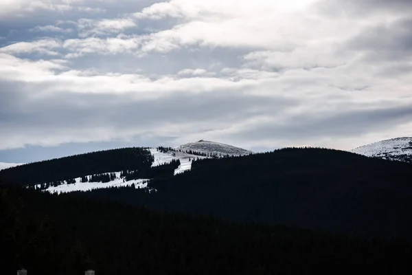 Vista Panorámica Del Paisaje Montañoso Con Cielo Nublado — Foto de Stock